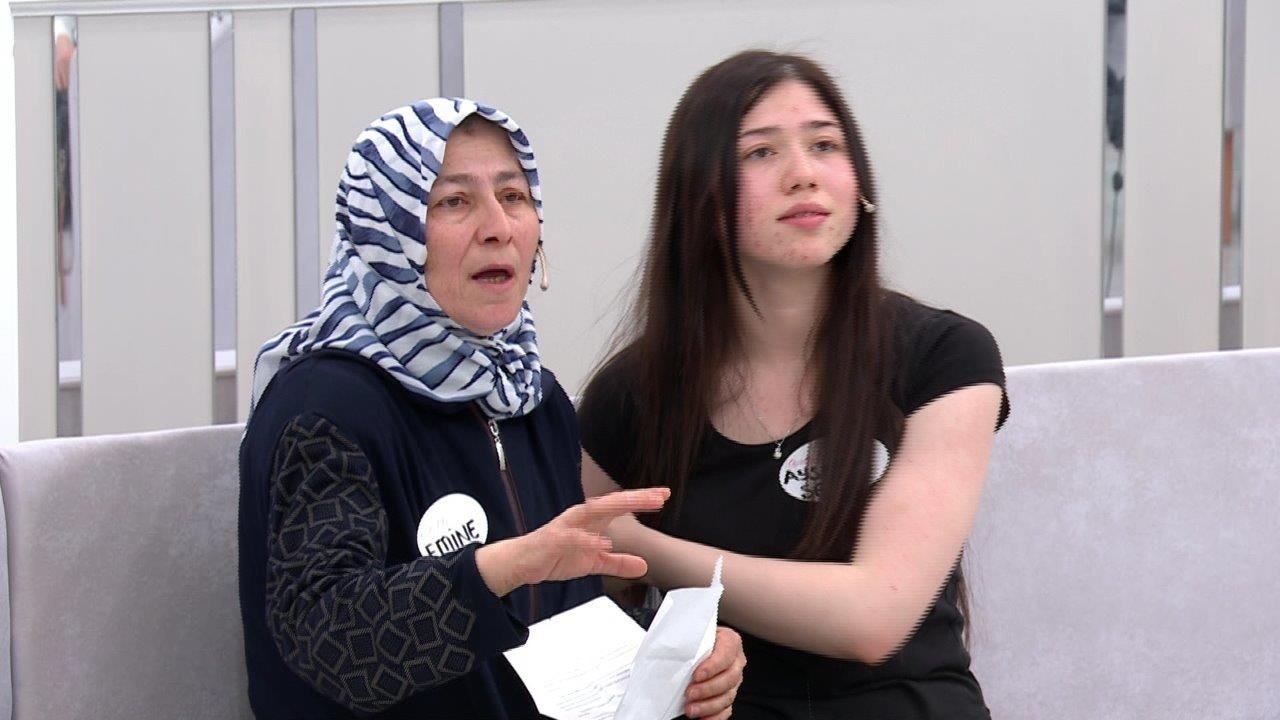 Emine Teyze, kızı Ayşe Şeyma'ya sarıldı