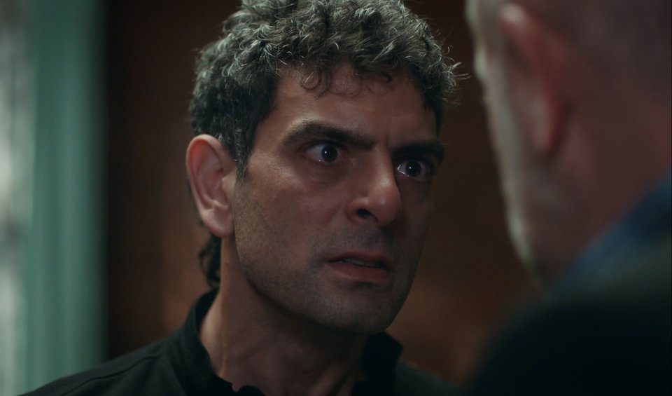 Vedat, Tahir ve Nefes'in kaçacağını öğreniyor!