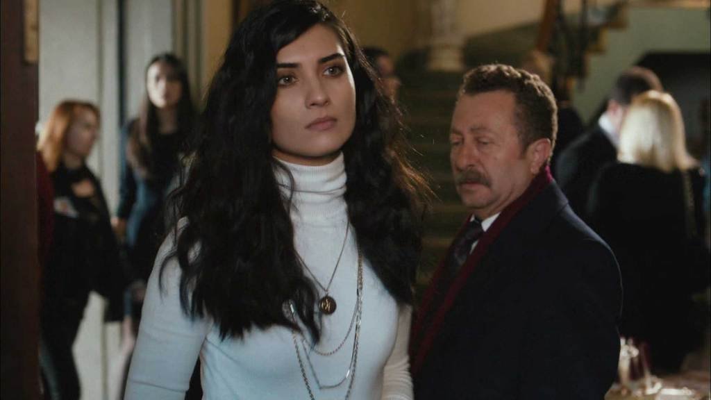 Tuba Büyüküstün resimleri