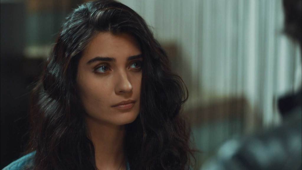 Tuba Büyüküstün resimleri