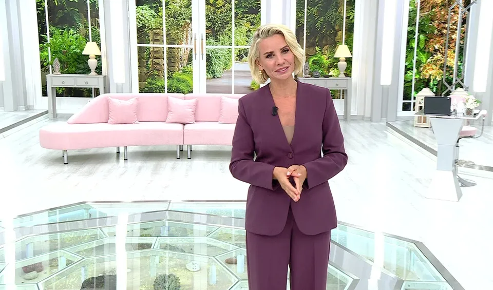 Esra Erol’da