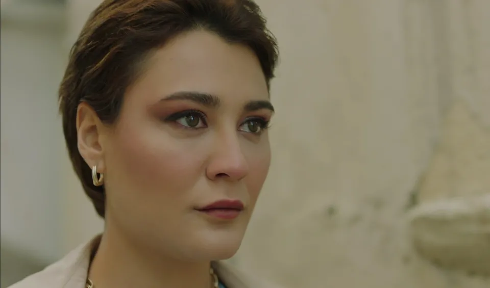 Hande, Ayşe’nin evini ateşe verdi!