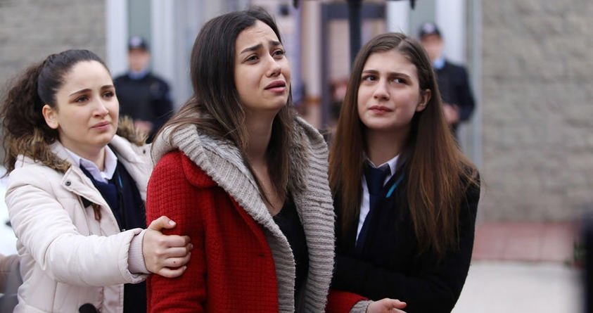 Kırgın Çiçekler rakip tanımıyor!