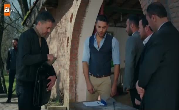 Gökhan, babasının borcunu ödemek için atlarını satar...