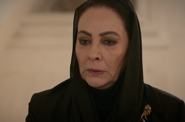 Azize Aslanbey kimdir? Ayda Aksel - Hercai