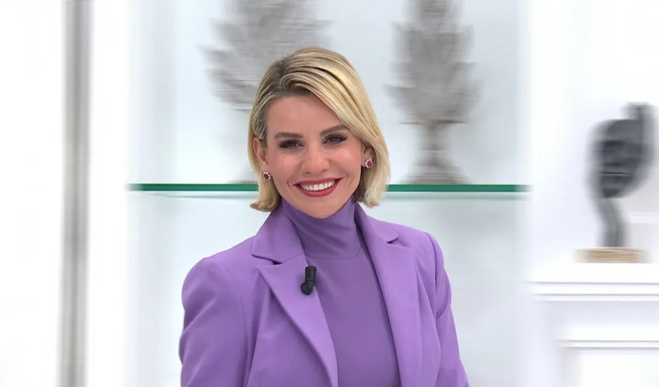 Esra Erol’da