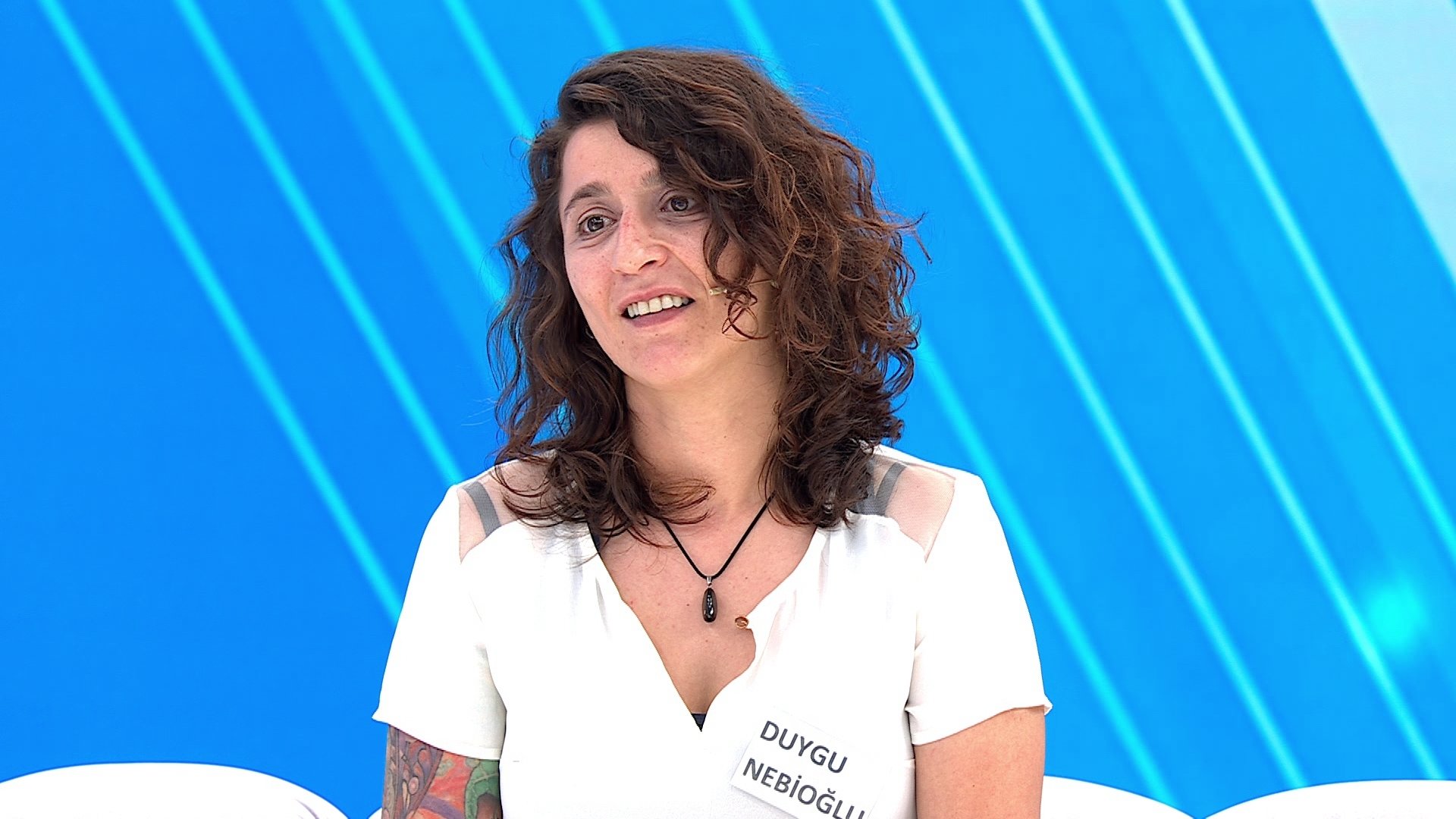 Metin Akpınar’ın kızı Duygu Nebioğlu, annesini arıyor!