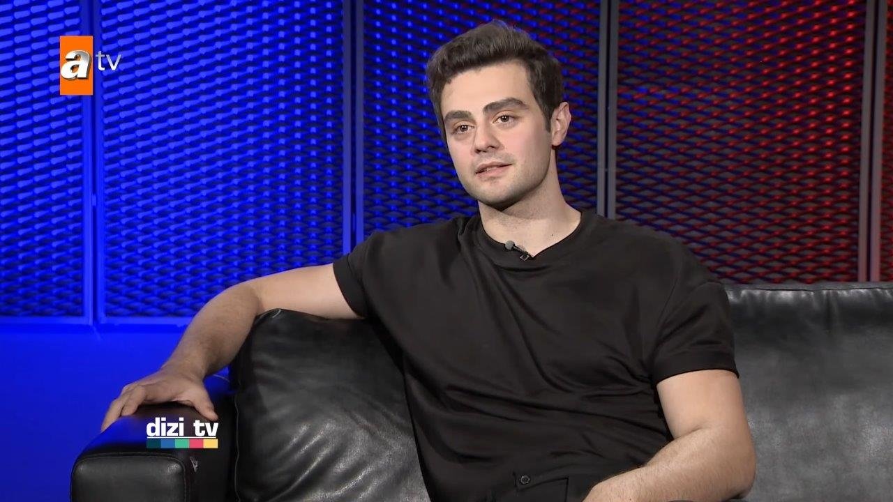 Kirish zalida sariq ayol sikildi Dolchet rasmlar