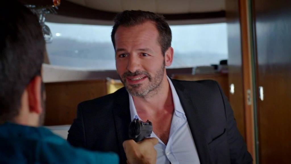 Büyük bir yalanın içinde…28.bölüm foto galeri