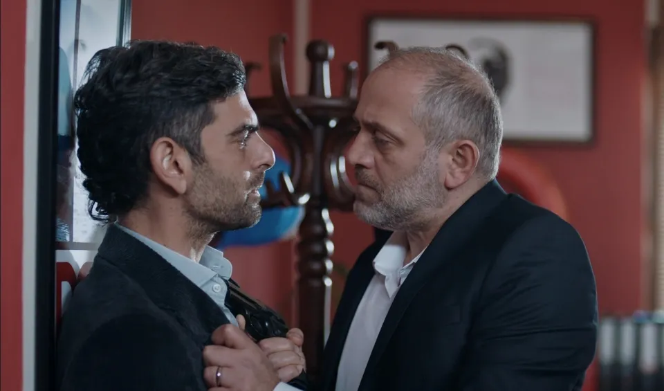 Vedat, Cemil’i Mercan’ı asmadığına ikna ediyor!