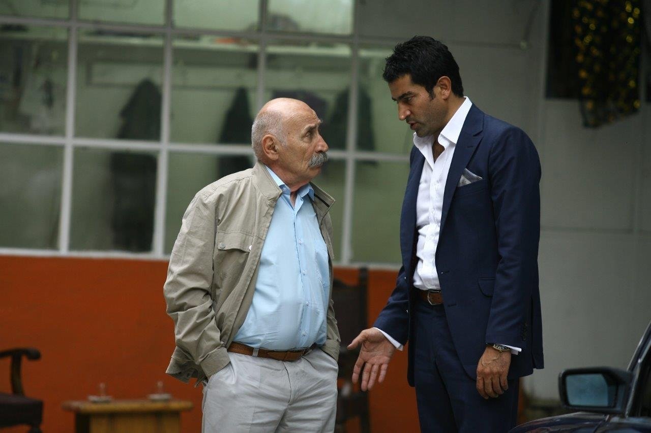 100 karede Ezel efsanesi