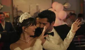 Kenan ve Leyla’nın düğün dansı!