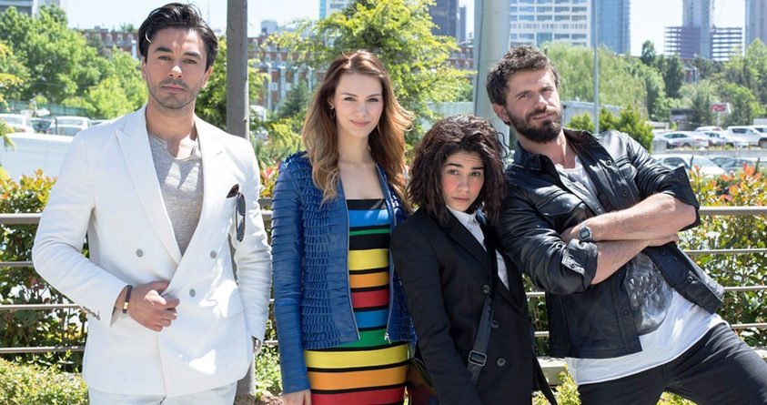 "Seviyor Sevmiyor" çekimlere başladı