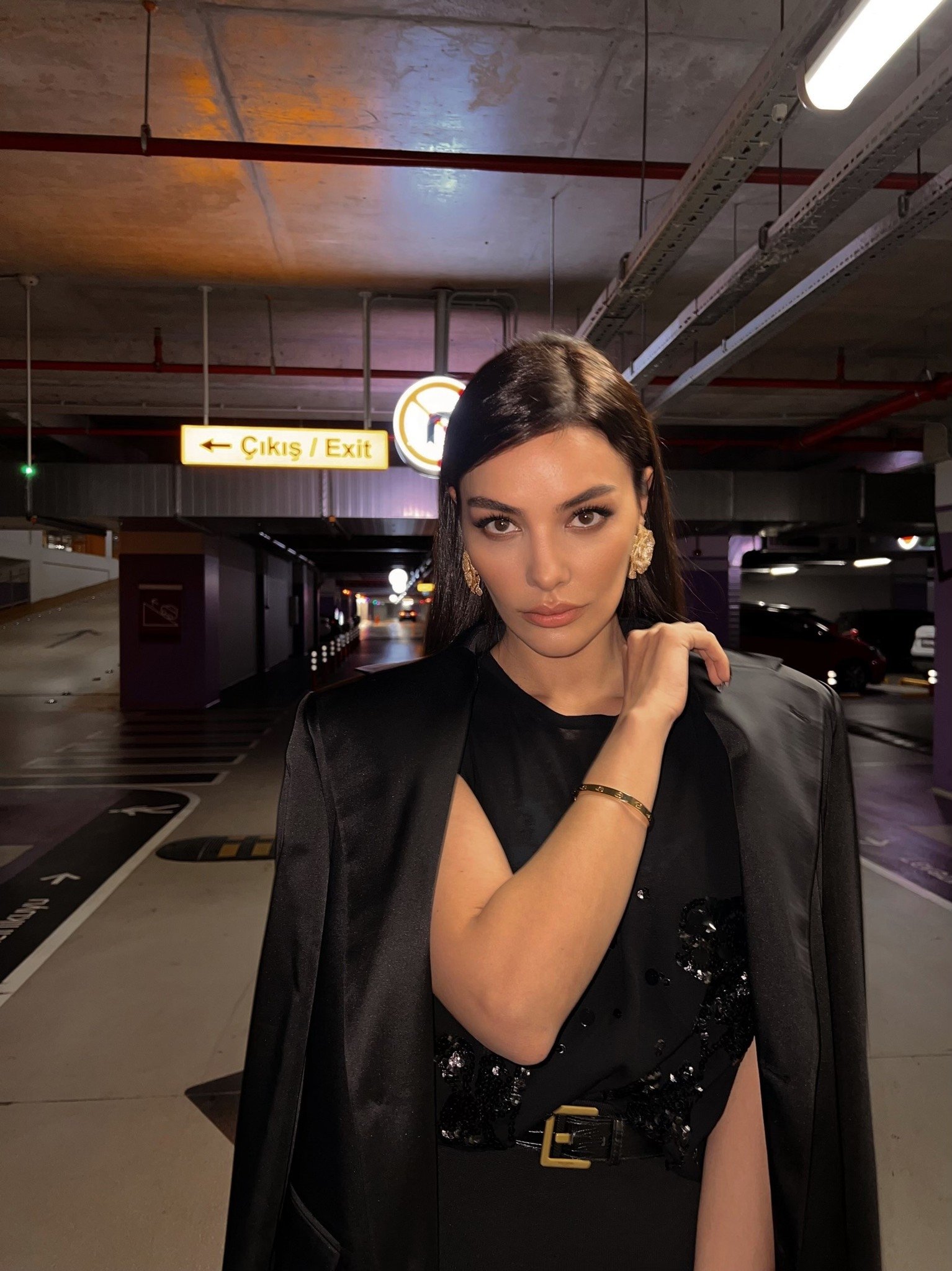 Üvey Anne'nin kadrosunda kimler var?