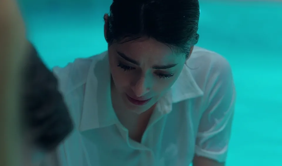 Defne, Leyla’yı kurtarıyor! 😥