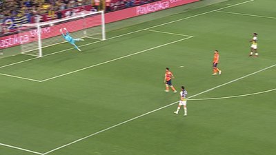 Fenerbahçe bir kez daha gole yaklaştı