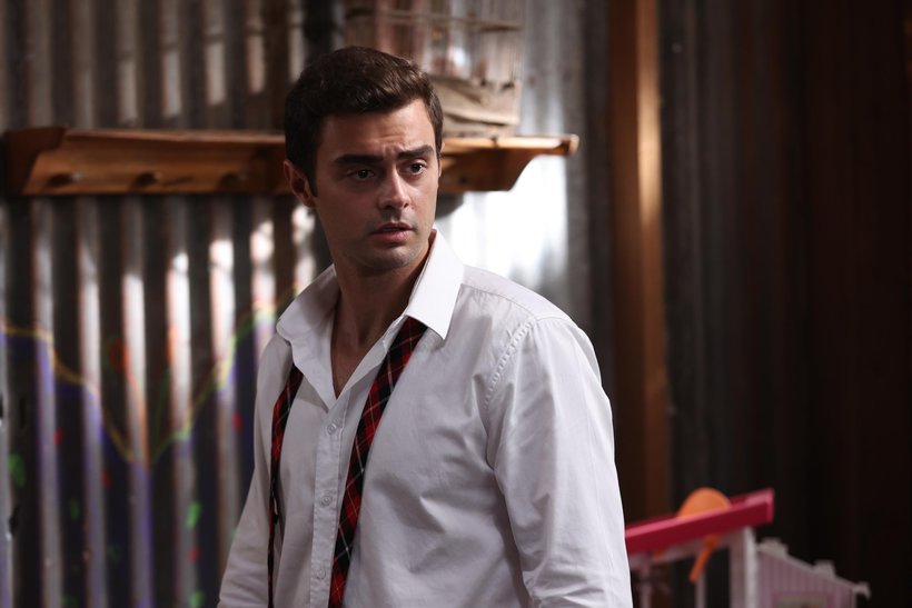 Orhan, Ömer’i korumak isterken bıçaklandı!