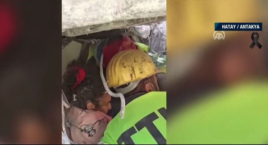 Genç öğretmen 201 saat sonra enkazdan nasıl çıktı? Neler yaşadı?
