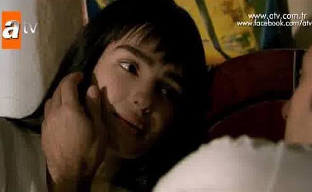 İnsan aynı anda iki kişiyi birden sevebilir mi?