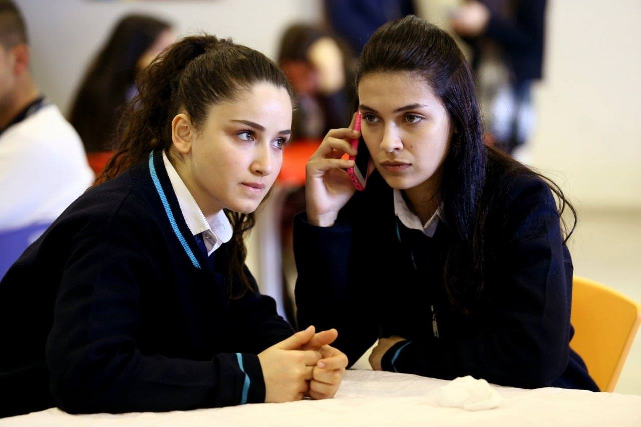 100 karede 100 bölüm