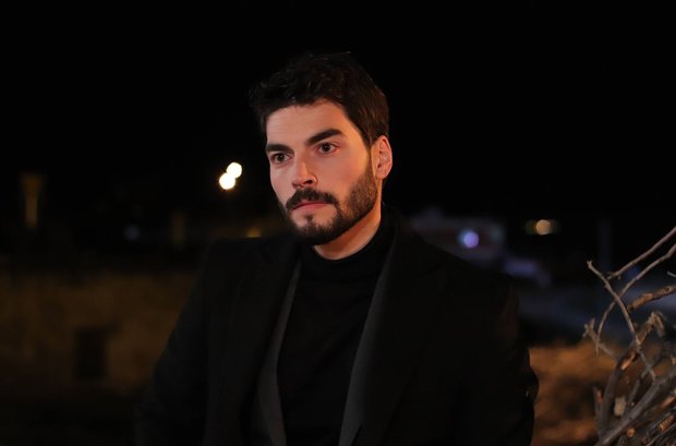 Zirvenin sahibi! "Hercai"