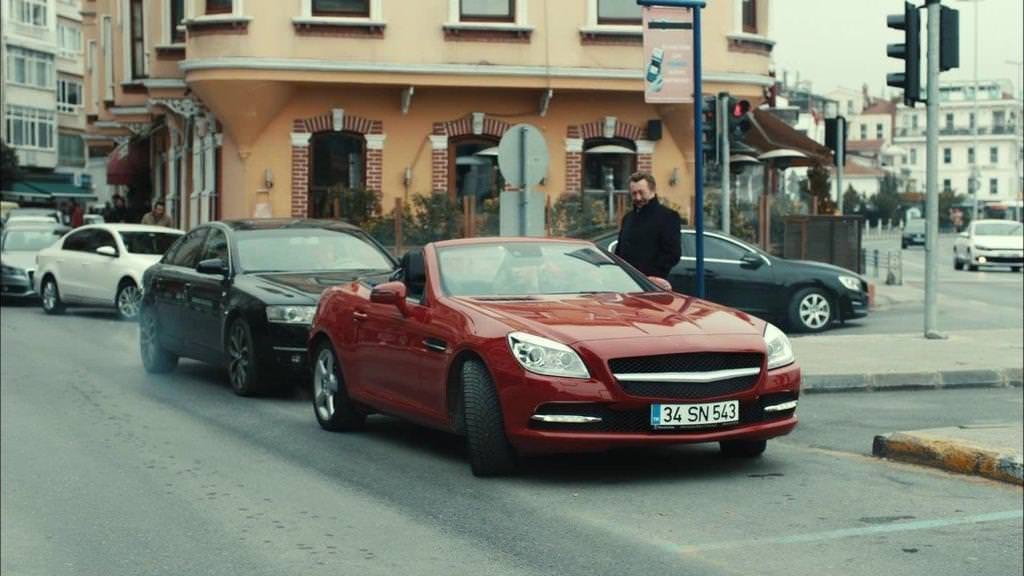 Detaylarda Kara Para Aşk