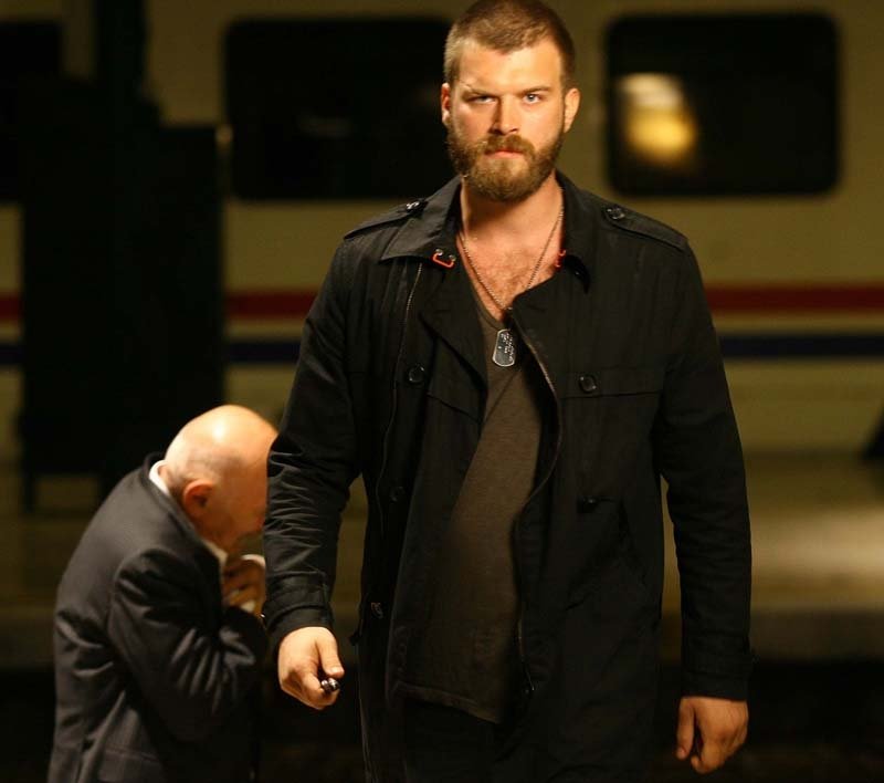 Sekiz (Kıvanç Tatlıtuğ)